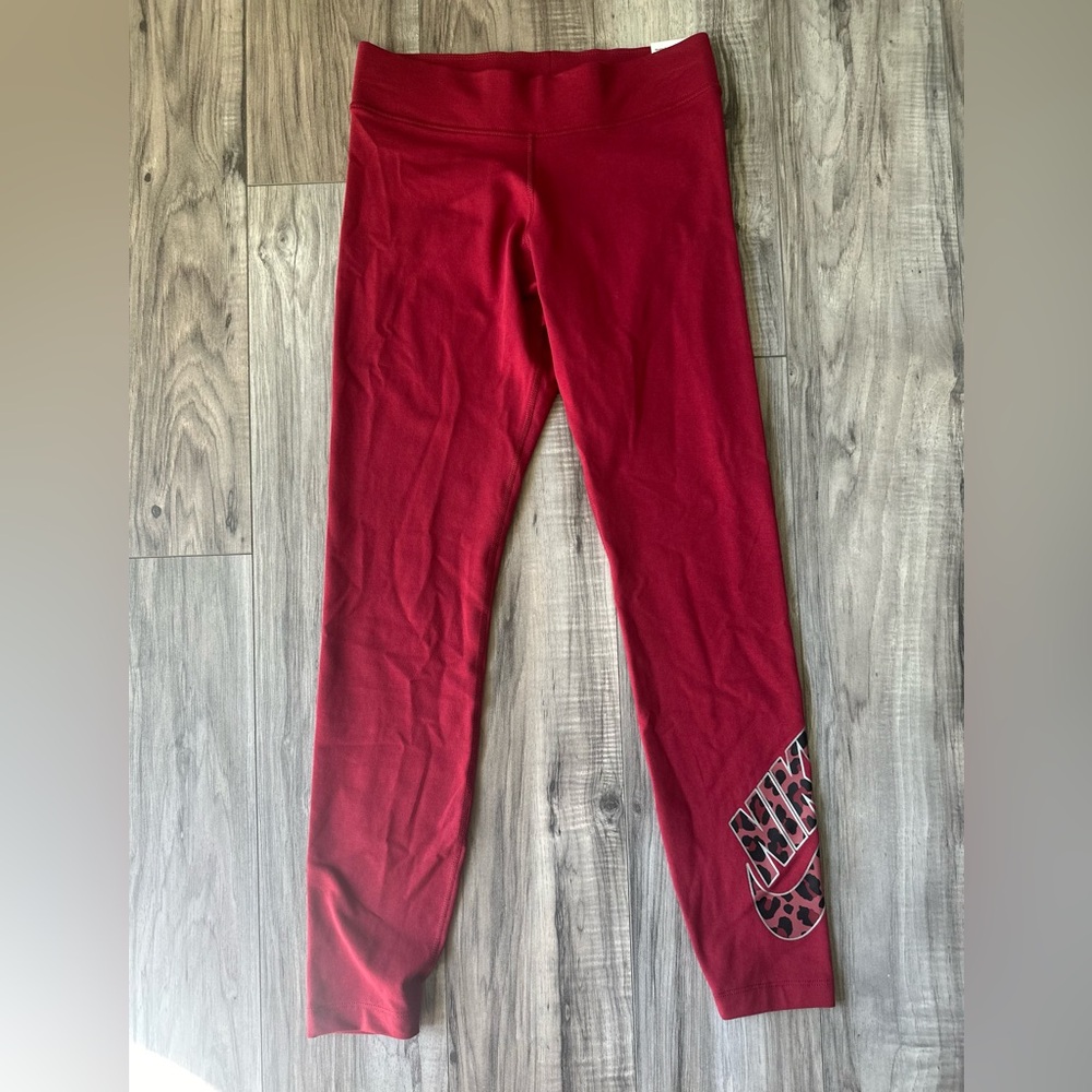 NWT Nike Tight Fit Mid Rise Full Length With Cheetah Detail Burgundy Red Size S